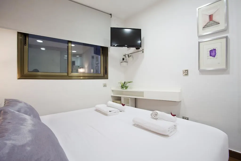 ** Guest house Barcelona Rooms Triple With Private Bathroom In Gothic Spain