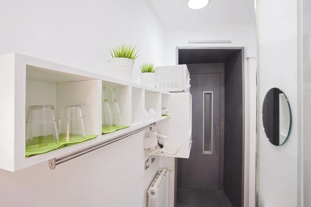 Barcelona Rooms Triple With Private Bathroom In Gothic