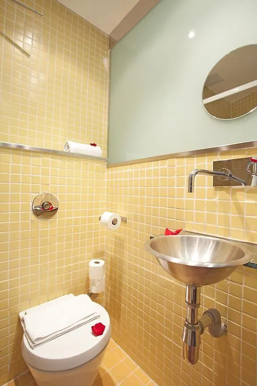 Guest house Barcelona Rooms Triple With Private Bathroom In Gothic