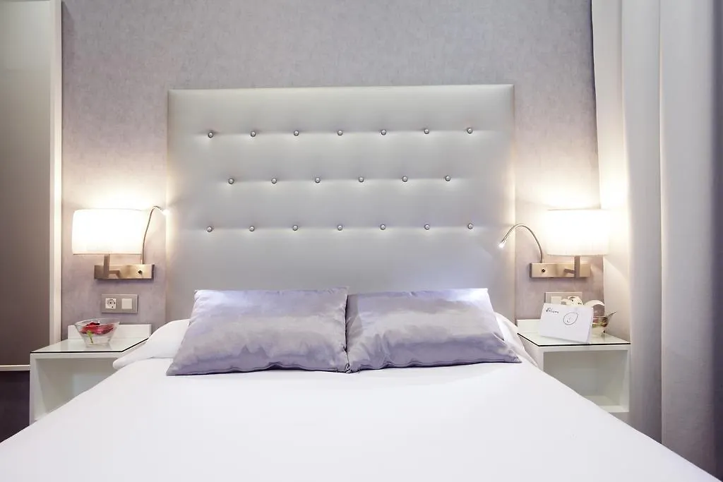 Barcelona Rooms Triple With Private Bathroom In Gothic Guest house