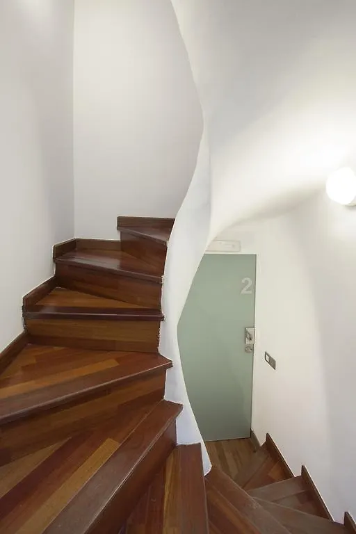 Barcelona Rooms Triple With Private Bathroom In Gothic Spain