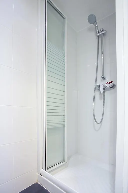 Barcelona Rooms Triple With Private Bathroom In Gothic Guest house