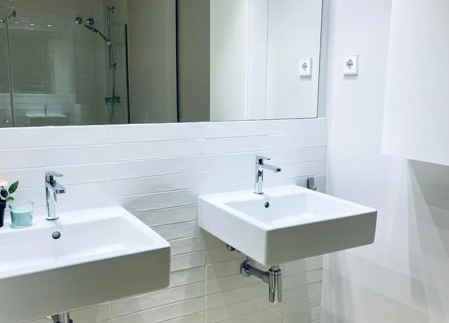 Barcelona Rooms Triple With Private Bathroom In Gothic Guest house