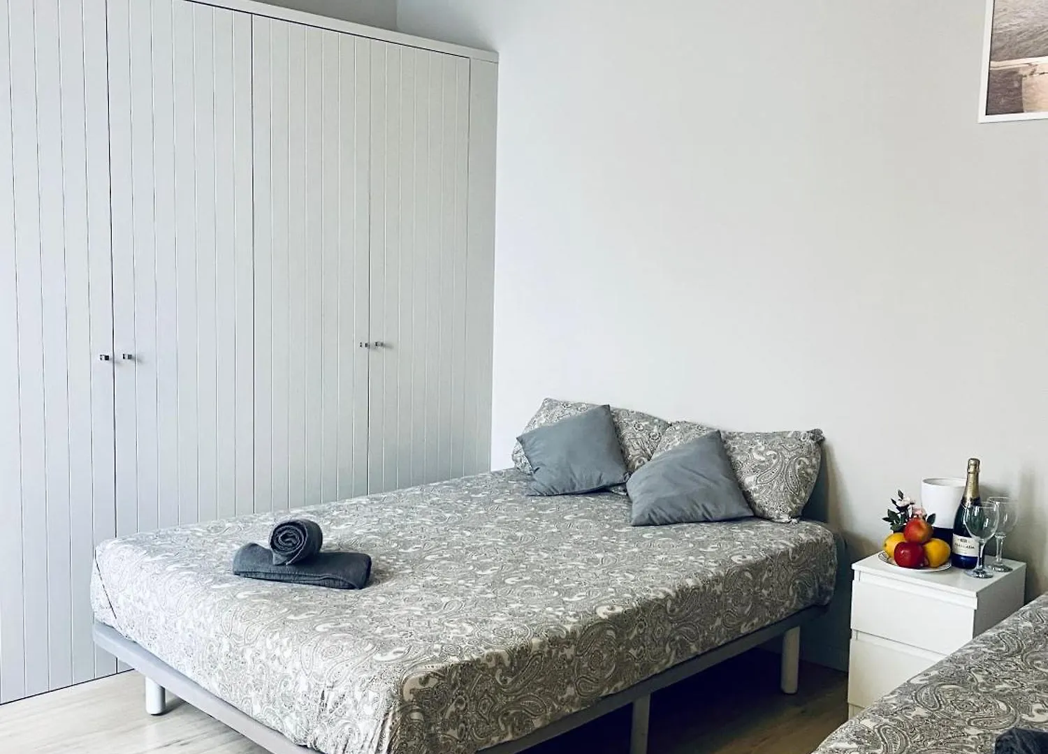 Barcelona Rooms Triple With Private Bathroom In Gothic