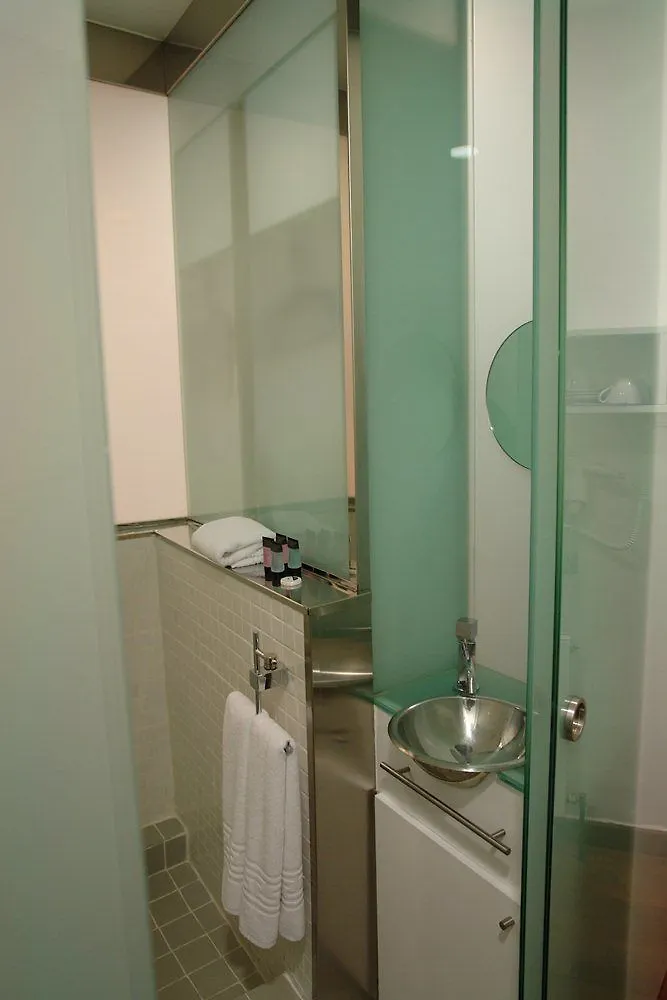 ** Guest house Barcelona Rooms Triple With Private Bathroom In Gothic Spain