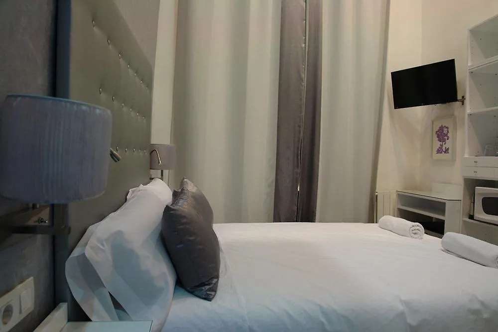 ** Guest house Barcelona Rooms Triple With Private Bathroom In Gothic Spain