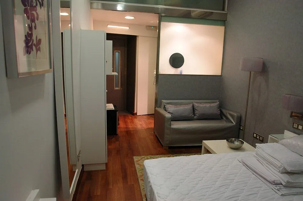 Barcelona Rooms Triple With Private Bathroom In Gothic Guest house